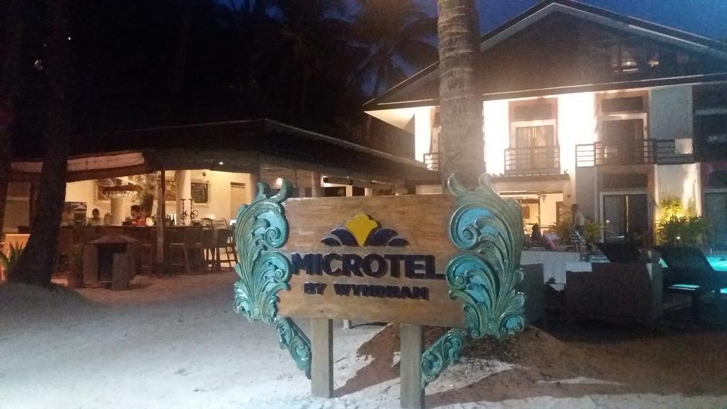 Microtel By Wyndham Boracay Balabag  Exterior photo